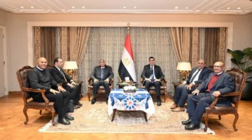 وزير الشباب يناقش تقدم تنفيذ ستاد النادي المصري الجديد في بورسعيد